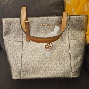 Silver Michael Kors Leather Shoulder Bag with Monogram 100% AUTHENTIC *BNWT*